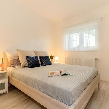 Apartmany Jedovary Trhove Sviny Luaran gambar