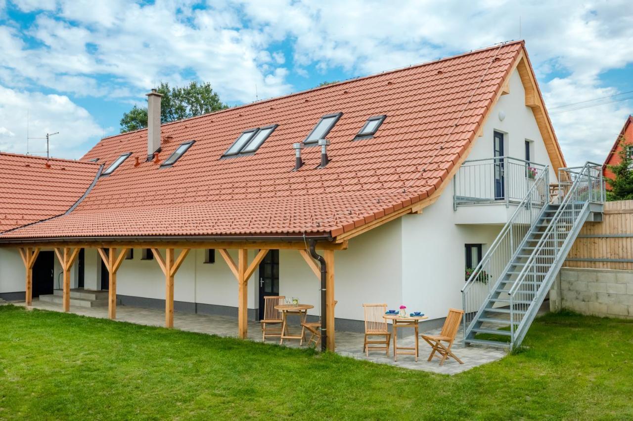 Apartmany Jedovary Trhove Sviny Luaran gambar