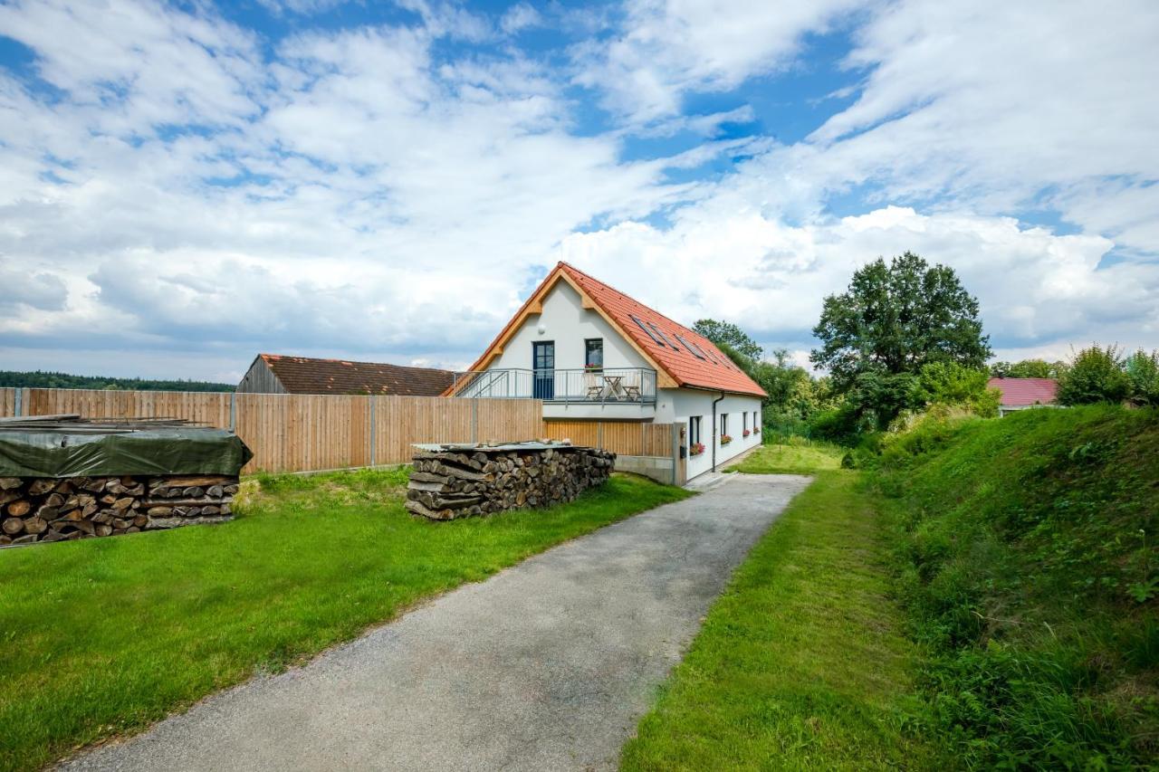 Apartmany Jedovary Trhove Sviny Luaran gambar