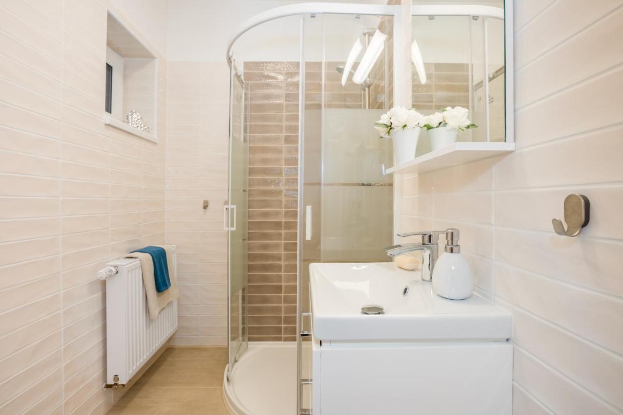 Apartmany Jedovary Trhove Sviny Luaran gambar