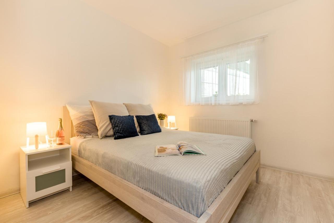 Apartmany Jedovary Trhove Sviny Luaran gambar
