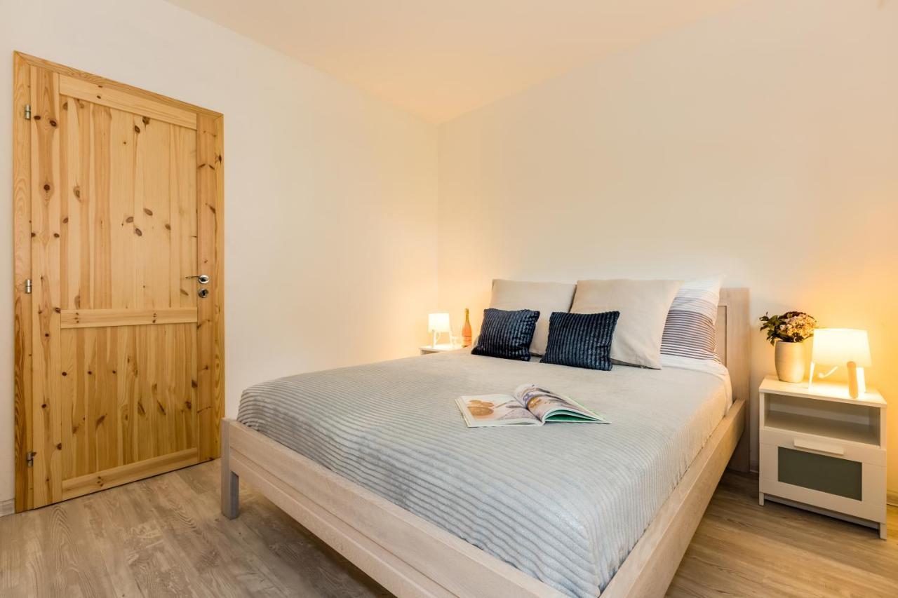 Apartmany Jedovary Trhove Sviny Luaran gambar